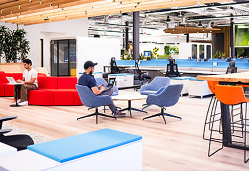 An image of the interior space of the OASIS building, which includes ample office and desk space for startup companies and researchers. 